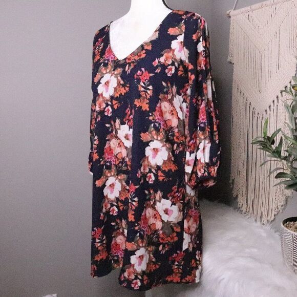Lulu's | Floral Shift Dress Small Long Sleeve V Neck - Picture 2 of 8